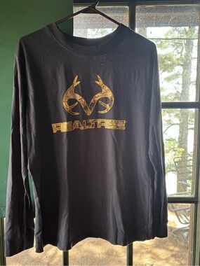 Realtree Black Long Sleeve Shirt with Gold Logo